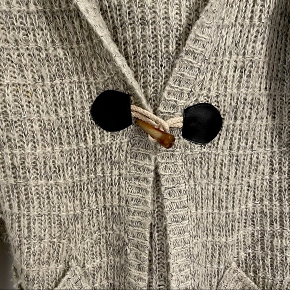 Hooded Houndstooth Clasp Cardigan - Picture 9 of 12